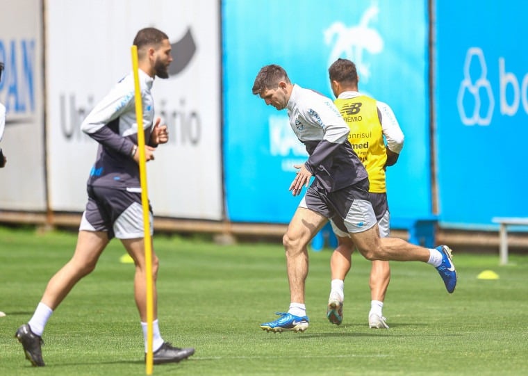 Zagueiro argentino não enfrentará o Coritiba na próxima segunda-feira 