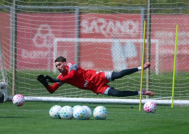 Goleiro Anthoni volta ao time titular após desfalcar o Colorado  