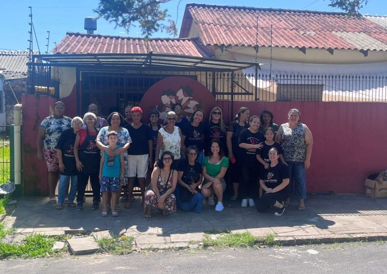A organização também possui uma Cozinha Solidária, distribuindo 100 almoços em dois dia na semana, e integra a Rede Conta Comigo da Secretaria Municipal de Desenvolvimento Social