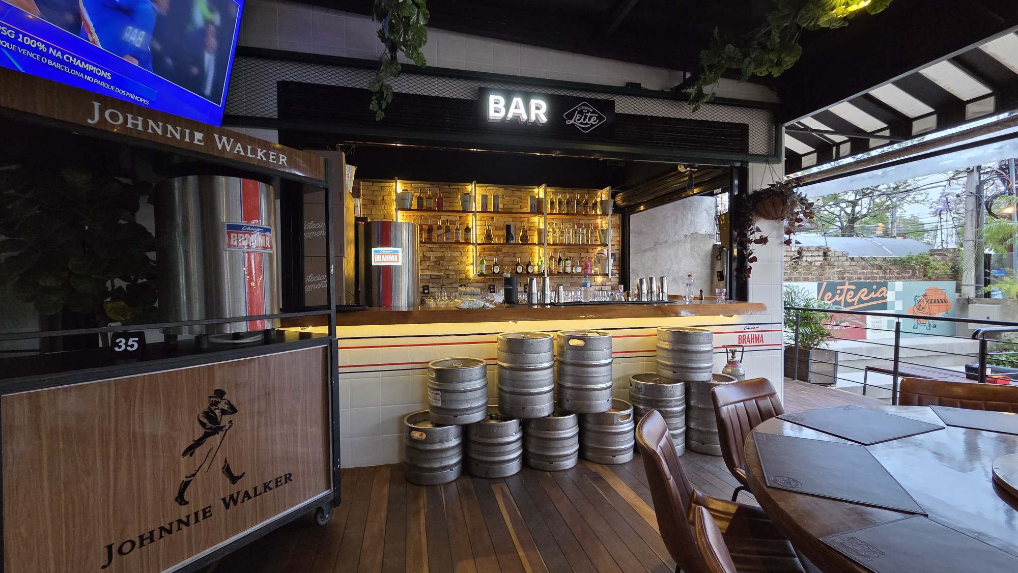 O Boteco do Leite est&aacute; presente na nova opera&ccedil;&atilde;o atrav&eacute;s de um bar  | NATHAN LEMOS/JC