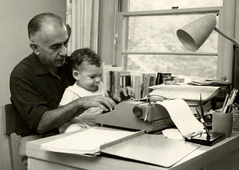 Obra que será apresentada na Feira do Livro de Porto Alegre traz 40 anos de troca de cartas entre Erico Verissimo (foto) e Jorge Amado, e revela lado pessoal dos ícones da literatura
