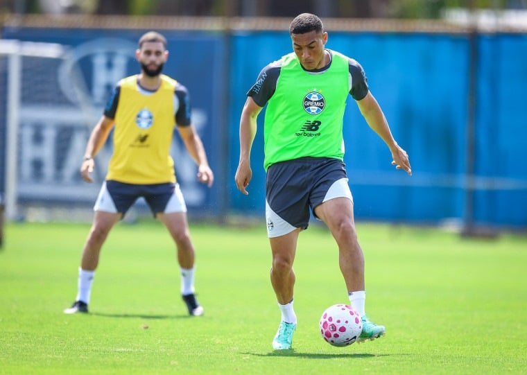 Grêmio encara o Coritiba buscando a primeira vitória fora de casa no Brasileirão