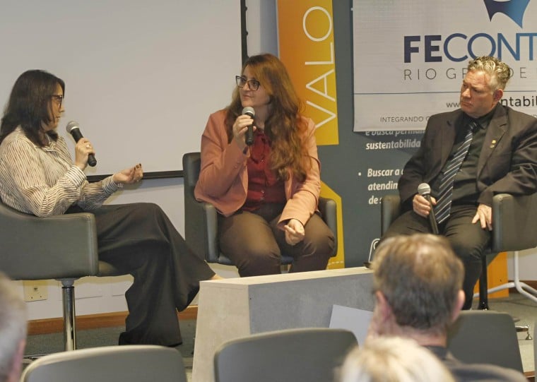 O encontro reuniu contadores, empresários, gestores, consultores, advogados e representantes de entidades para discutir tributação, tecnologia, gestão de pessoas e contabilidade consultiva