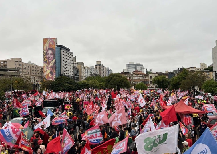 Militantes realizaram a concentração no Largo Zumbi dos Palmares, no Centro Histórico