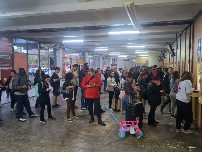 Eleições elevam fluxo de passageiros na Rodoviária de Porto Alegre