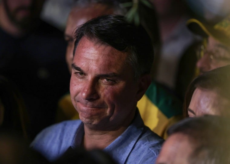 No Rio Grande do Sul, Flávio Bolsonaro (PL) teve 57,84% dos votos válidos, enquanto Lula (PT) ficou com 42,16%