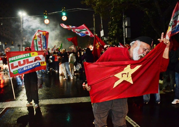 Eleitor comemora na Cidade Baixa