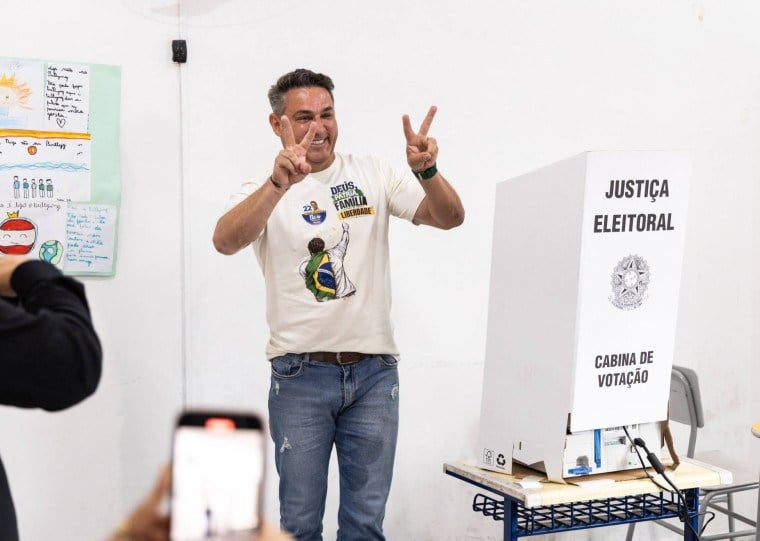 Após votar, Zucco viaja a Brasília onde acompanhará a apuração junto a Flávio Bolsonaro