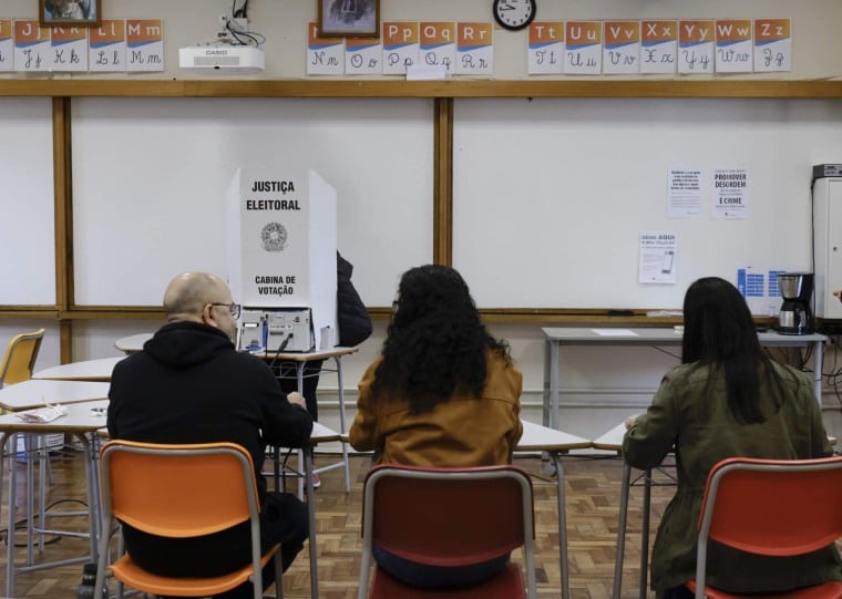 Ao todo, 19,21% dos eleitores não votaram neste domingo; no primeiro turno, foram 21,08%