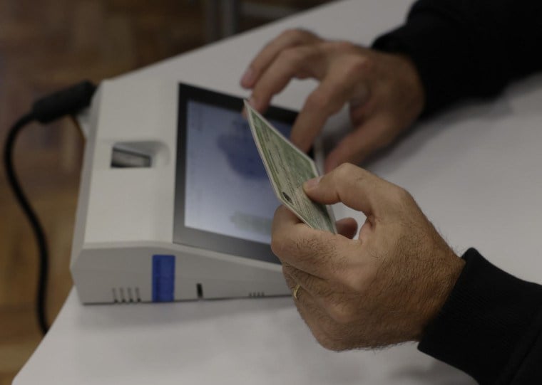 O total de votos nominais exibido era de 209.168