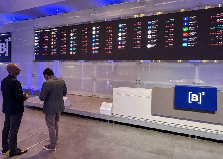 Apesar de movimento, no mês e no ano o saldo dos investidores estrangeiros continua positivo