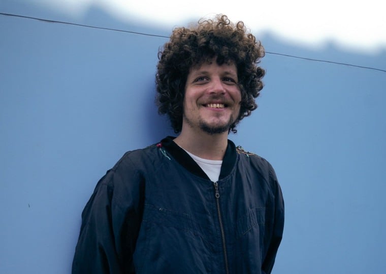 Indicado duas vezes ao Grammy Latino, Chico Chico se apresenta no Bar Opinião nesta sexta-feira (30).