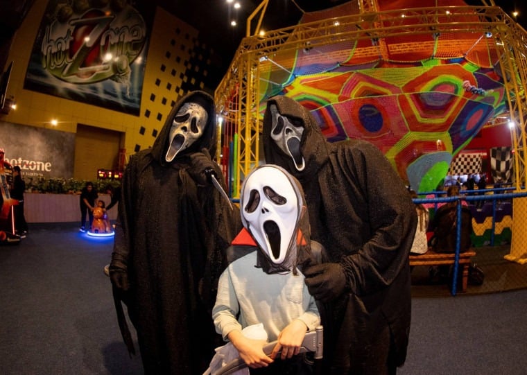 A HotZone, reinaugurada em outubro, recebe atividades temáticas de Halloween com pinturas, ambientação e personagens.
