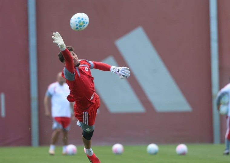Kauan Jesus ganhou a titularidade no gol colorado