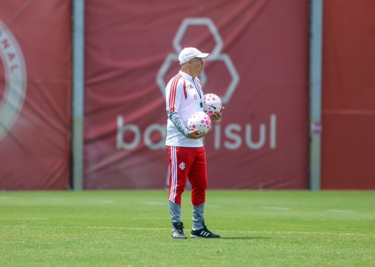  Inter busca pontos para se afastar do Z-4 contra o Fluminense
