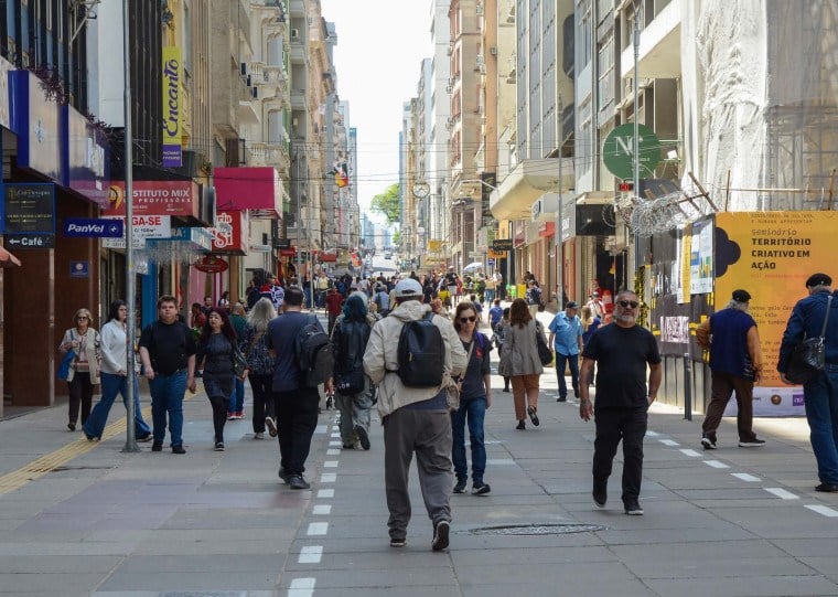 Melhor caminhabilidade e segurança para idosos são pontos destacados