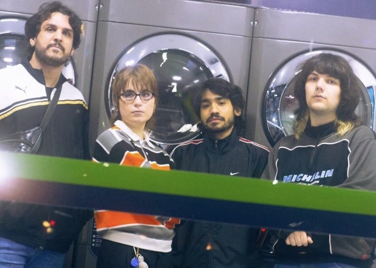 Quarteto porto-alegrense realizou turnê de divulgação do EP, 'Irmãos, Rivais', e utiliza a música como protesto