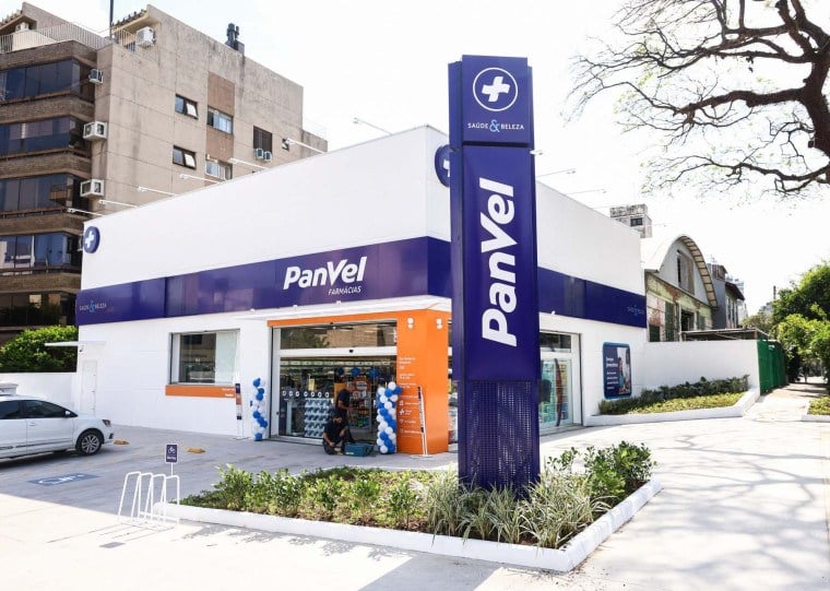 Panvel mais que dobrou de tamanho do sal&atilde;o de vendas no novo ponto na esquina do Jardim Bot&acirc;nico