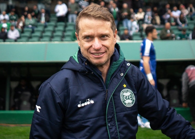 Seis clubes mantêm estabilidade, enquanto outros buscam mudanças