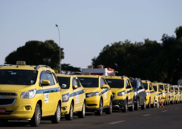 Governo autoriza contrato de R$ 30 bi para motoristas de aplicativos