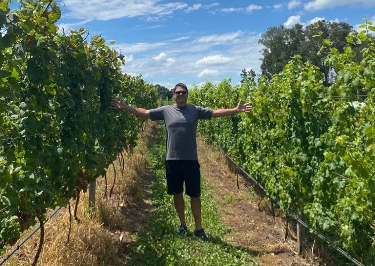 Alexandre Carvalho investiu R$ 2,5 milhões na propriedade em São José dos Ausentes, onde espera realizar a primeira colheita de uvas em 2027