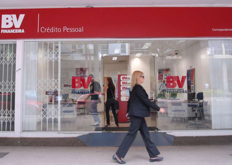 Lucro encolheu para R$ 426 milhões