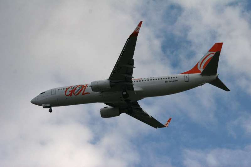 Avião precisou dar voltas no espaço aéreo para gastar a combustível e pousar com segurança