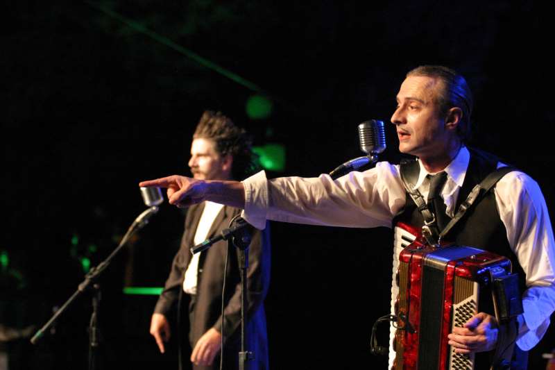 Kraunus Sang e o Maestro Pletskaya no espetáculo cênico-musical que atravessou gerações