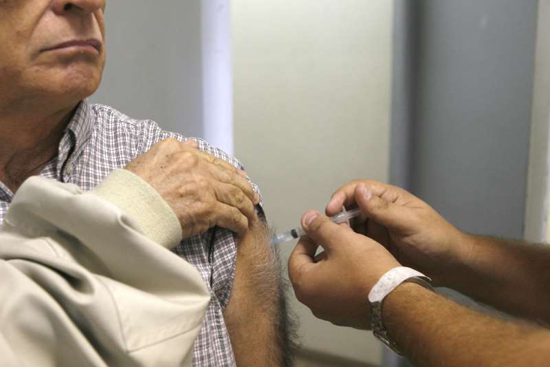Imunização contra a gripe facilita na apuração de casos do coronavírus