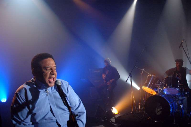 Segundo o boletim médico, o cantor encontra-se instável após sofrer um AVC