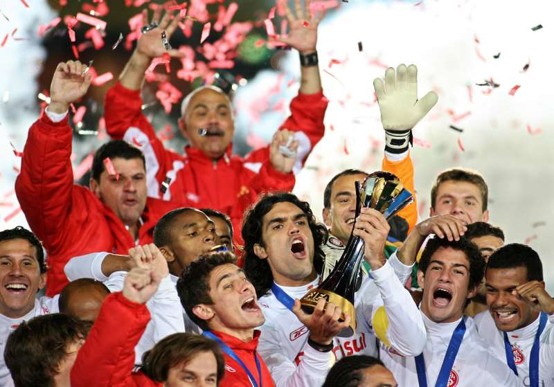 Contra o Barcelona, Fernandão subiu um patamar na idolatria alvirrubra