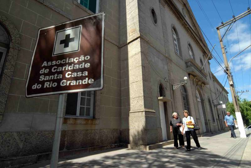 Complexo Hospitalar Santa Casa do Rio Grande adquiriu carga de medicamentos no Uruguai
