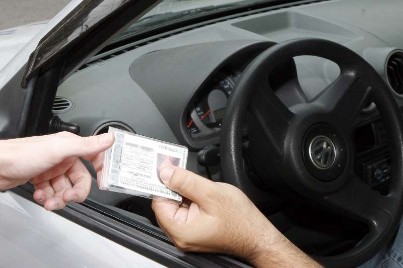 Novo prazos valem para todos os condutores que tiveram habilitação expirada durante 2020