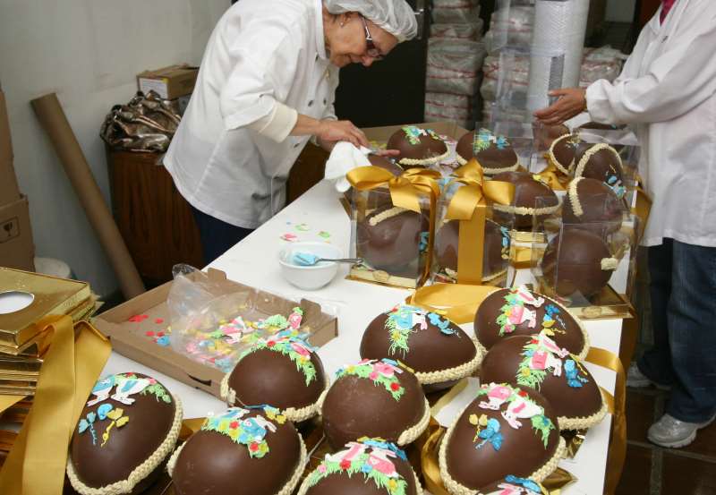 Chocolaterias de Gramado têm produção em capacidade máxima para atender à demanda
