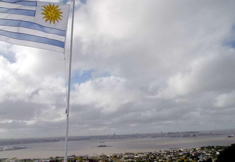 Restaurantes e hotéis estão usando o 'dólar-hermano' para argentinos, cobrando 30% a menos deles
