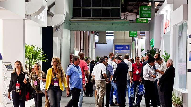 Feira de móveis, uma das principais da América Latina, reúne 246 expositores e espera cerca de 30 mil visitantes 