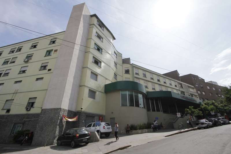 Hospital Cristo Redentor tinha 100% dos leitos de UTI ocupados na tarde deste sábado