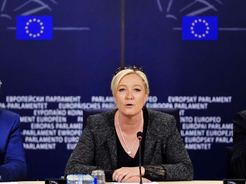 Le Pen (foto), Macron, Fillon e Mélenchon estão tecnicamente empatados, diz pesquisa