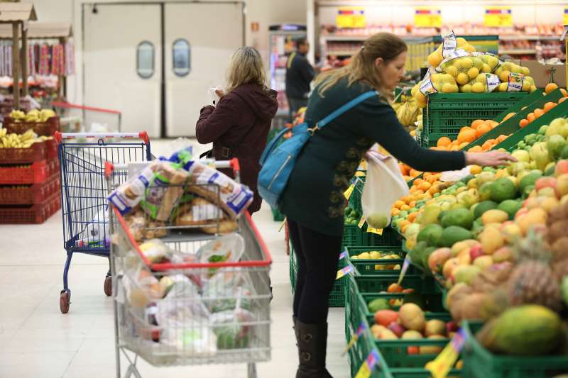 As famílias de baixa renda gastaram mais com alimentação na passagem de dezembro para janeiro