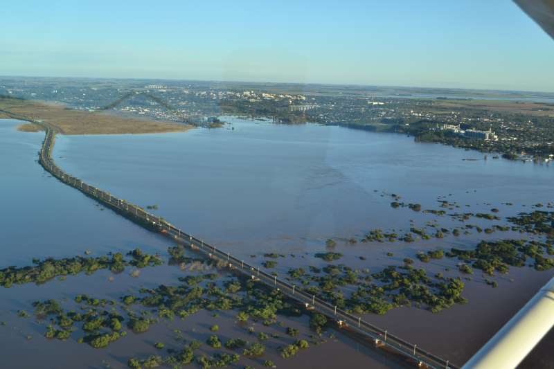 Intenção dos governos brasileiro e argentino é de que uma empresa permaneça na gestão da travessia