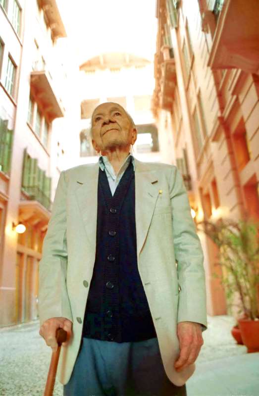 Um apaixonado pela capital gaúcha, Mario Quintana viveu seus últimos anos no Centro de Porto Alegre