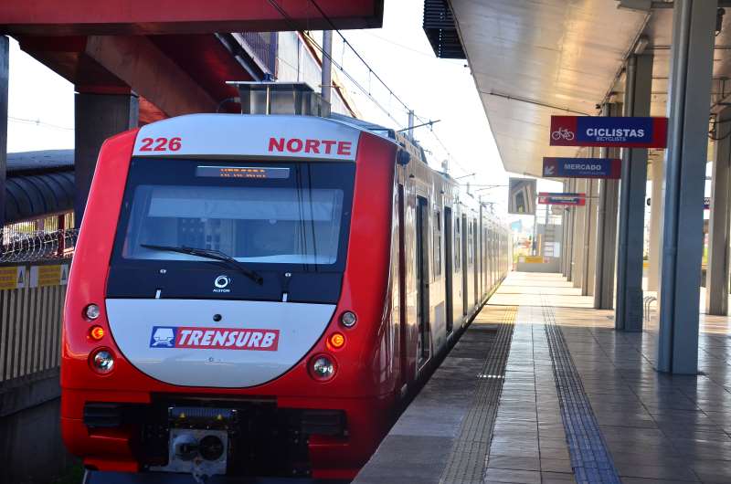 Entregues entre maio de 2014 e março de 2015, composições nunca chegaram a operar ao mesmo tempo