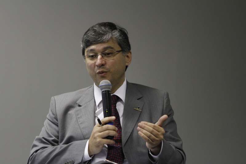 Pereira cita revisão completa 
de incentivos fiscais 