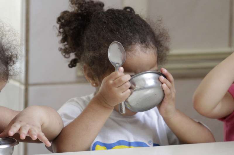 Prefeitura retomará oferta de almoços em 289 escolas, que atendem a 26,7 mil alunos
