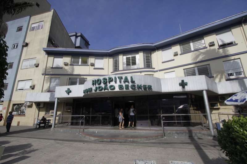 Hospital está restringindo o atendimento, dando acesso apenas aos casos mais graves