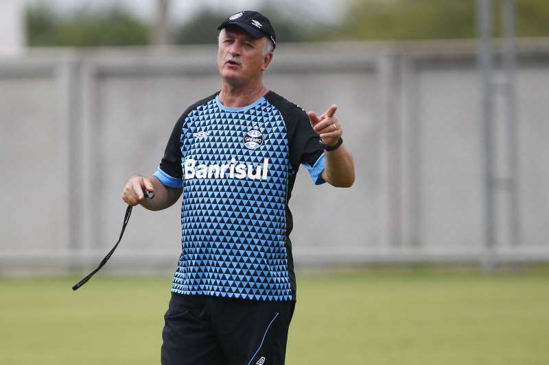 Mesmo sem ser unanime, Luiz Felipe Scolari &eacute; o nome mais forte para assumir o comando t&eacute;cnico
