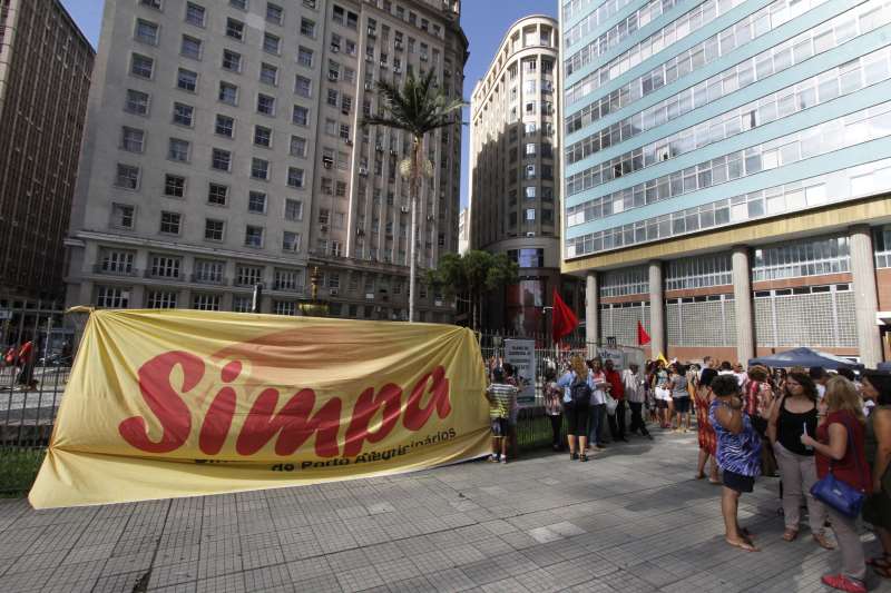 Simpa protocola suspensão de tramitação no Legislativo do projeto que altera carreira dos servidores públicos