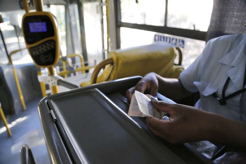 Objetivo é conter o aumento na tarifa dos ônibus da cidade, atualmente em R$ 4,70