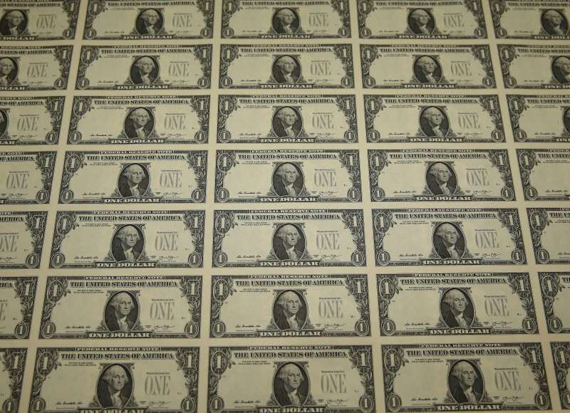 Cotação da moeda norte-americana fechou em R$ 3,7013
