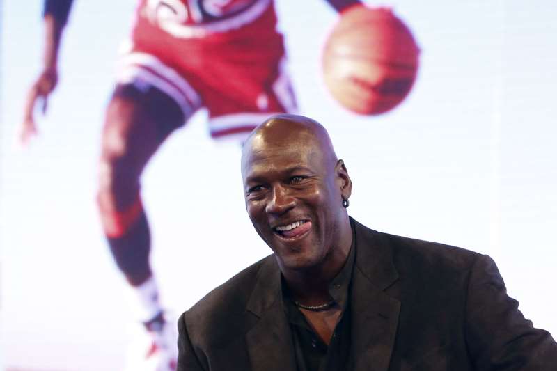 Michael Jordan doará R$ 54 milhões para construir clínicas médicas em ...